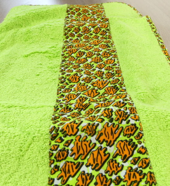 drap de bain ou serviettes en tissu wax africain ethnique, drap de plage, serviette de plage, drap pour l'été, serviette d'été, vêtement d'été